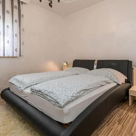 Beautiful Home In Tar Semesterbostad *