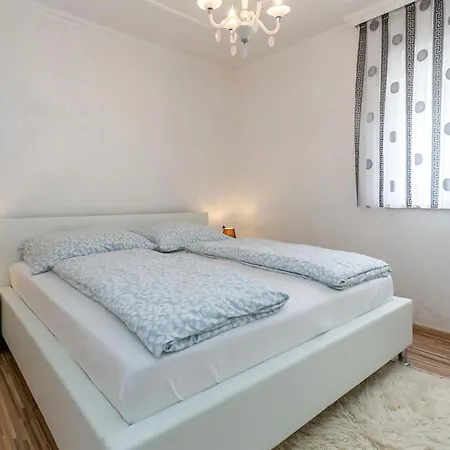 Beautiful In Tar Semesterbostad *